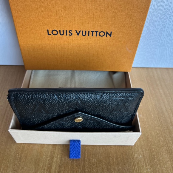 Louis Vuitton zipped card holder - Picture 7 of 9